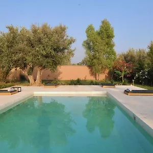  Villa Warhol
